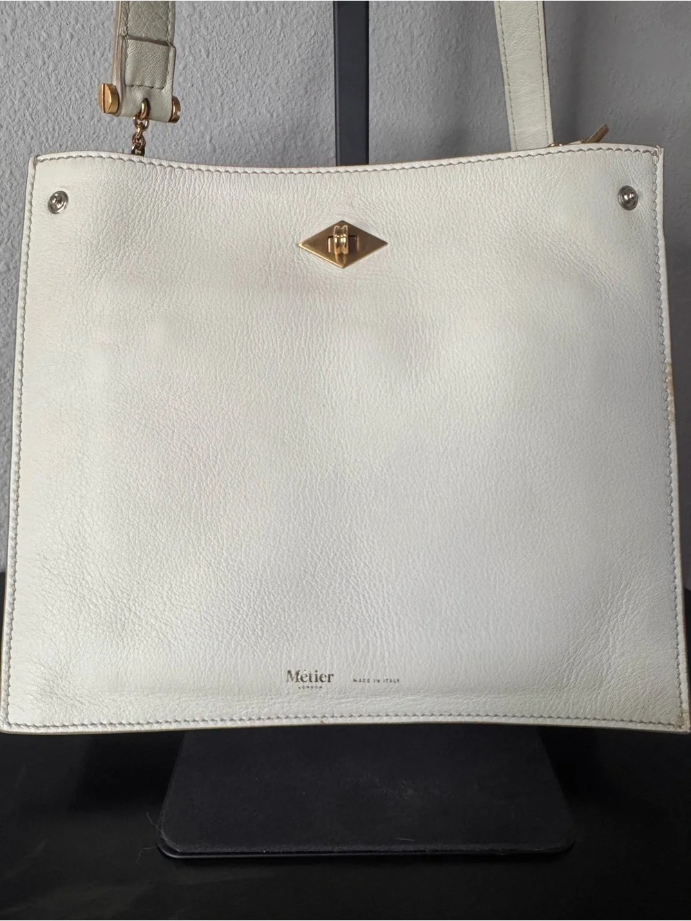 Metier featuring finish